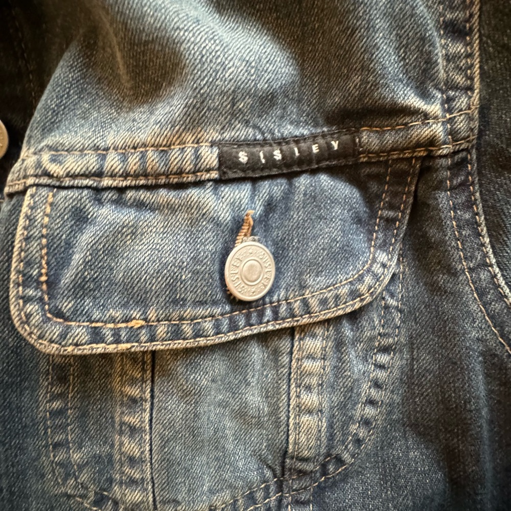 Sisley vintage Denim jacket. Small. Great condition. Very flattering Jean jacket - Picture 5 of 12